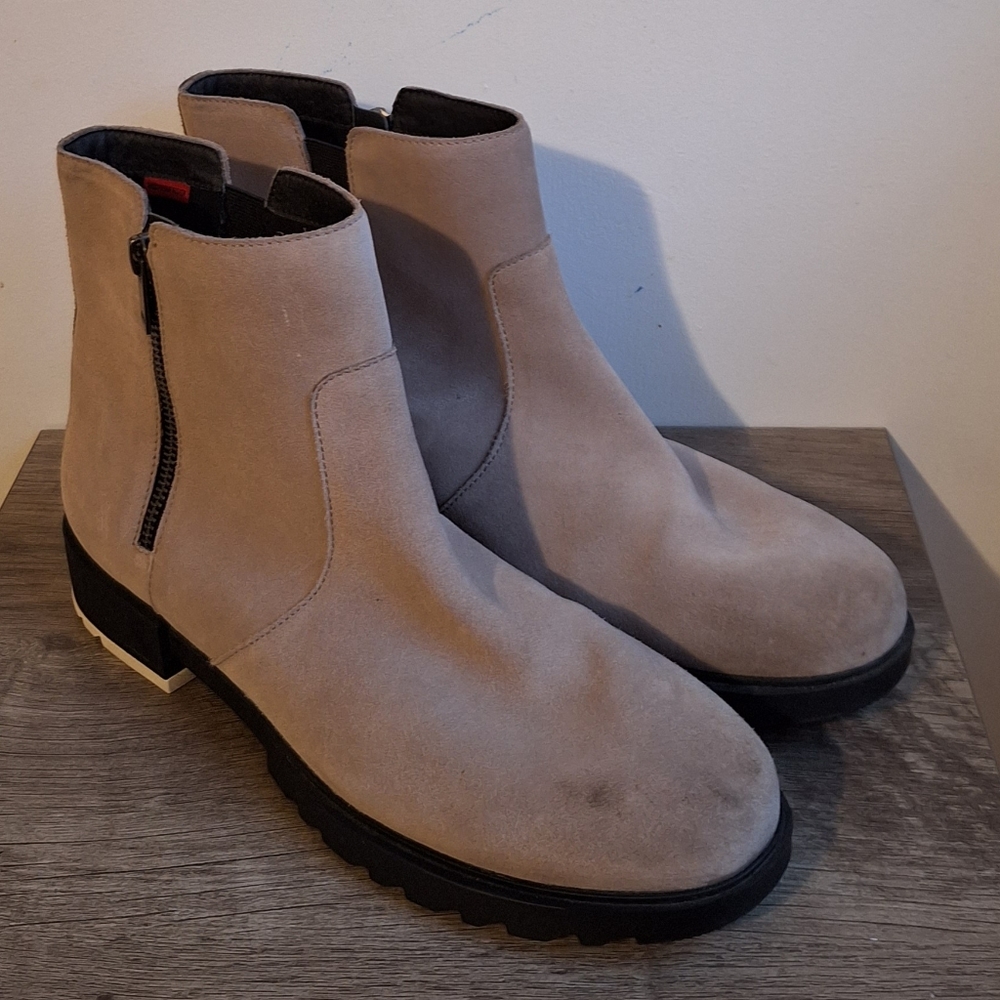 SOREL Emelie II Chelsea Boots Women's 12 Omega Taupe/Black Zip Suede Waterproof